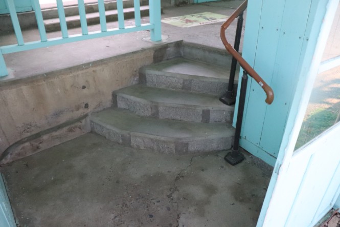 八木沢駅駅舎内